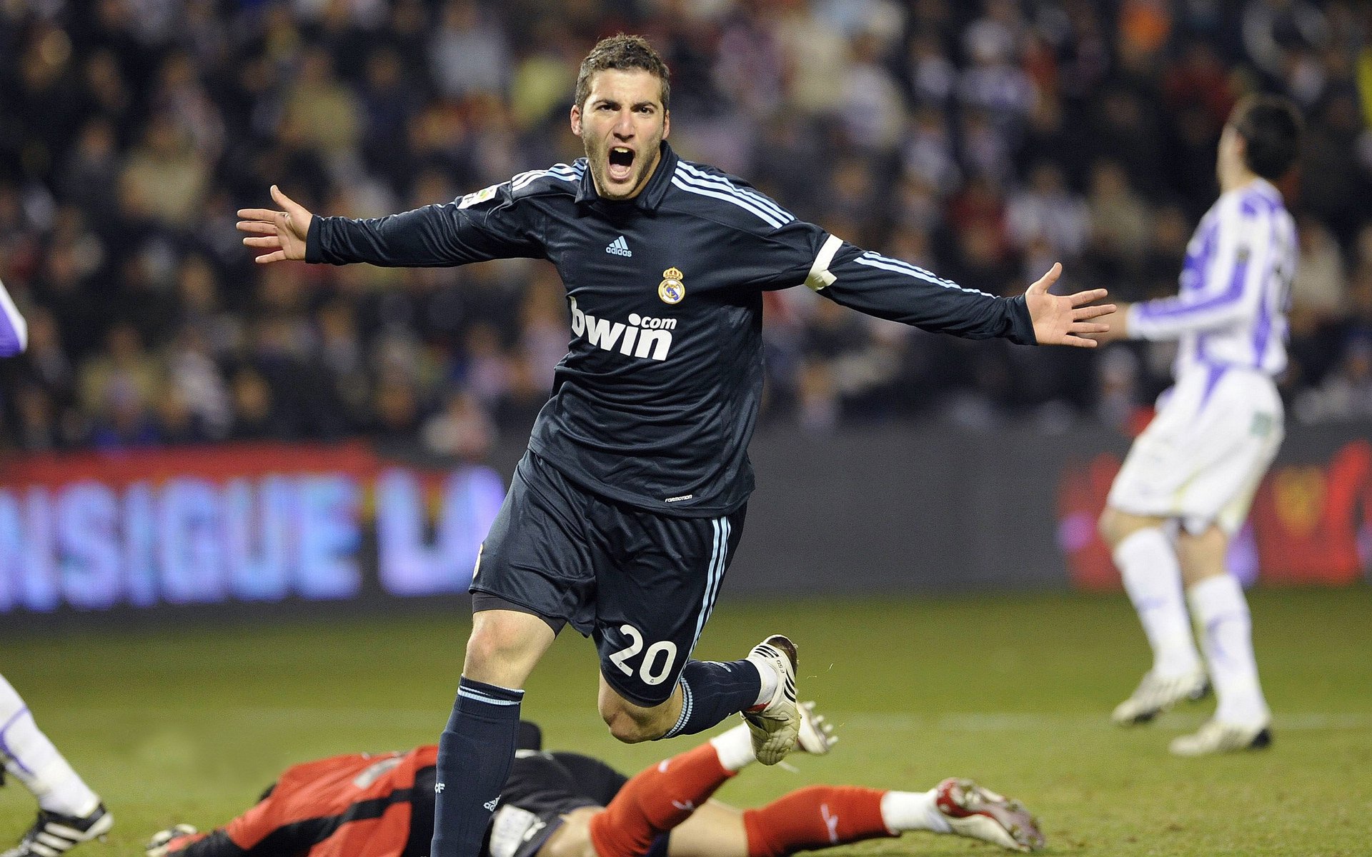 哈兰德点球与禁区表现数据引媒体热议，哈兰德精选